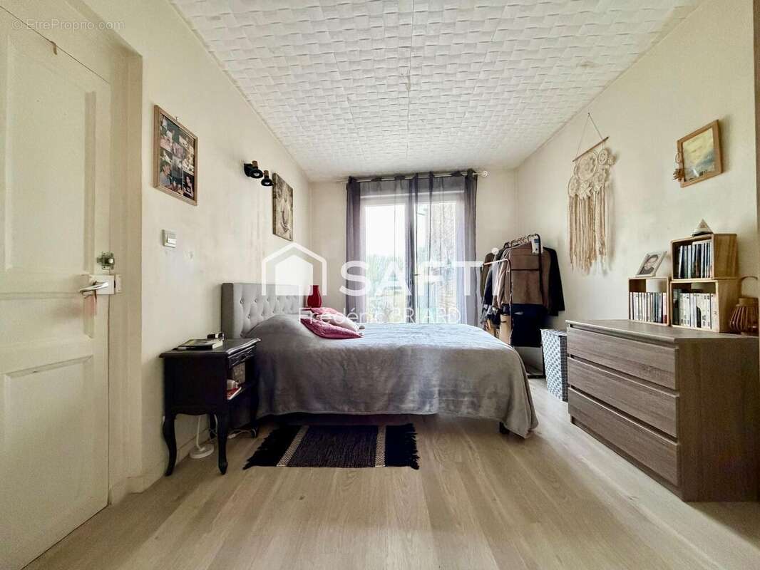 Maison 105 m² à Genouille  - photo 6