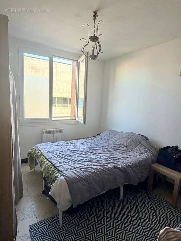 Appartement à MARSEILLE-3E