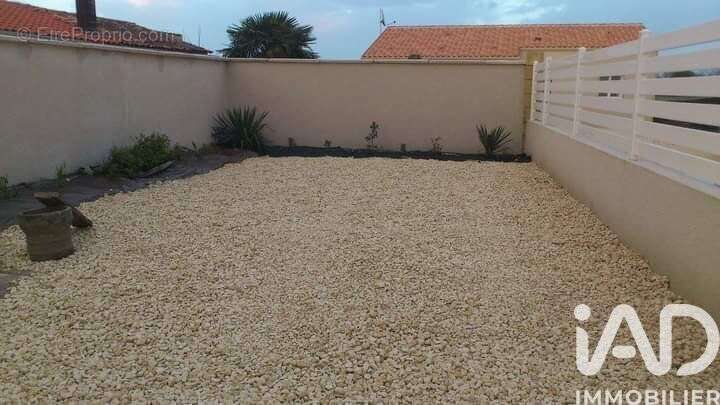 Photo 2 - Maison à SAINT-JUST-LUZAC