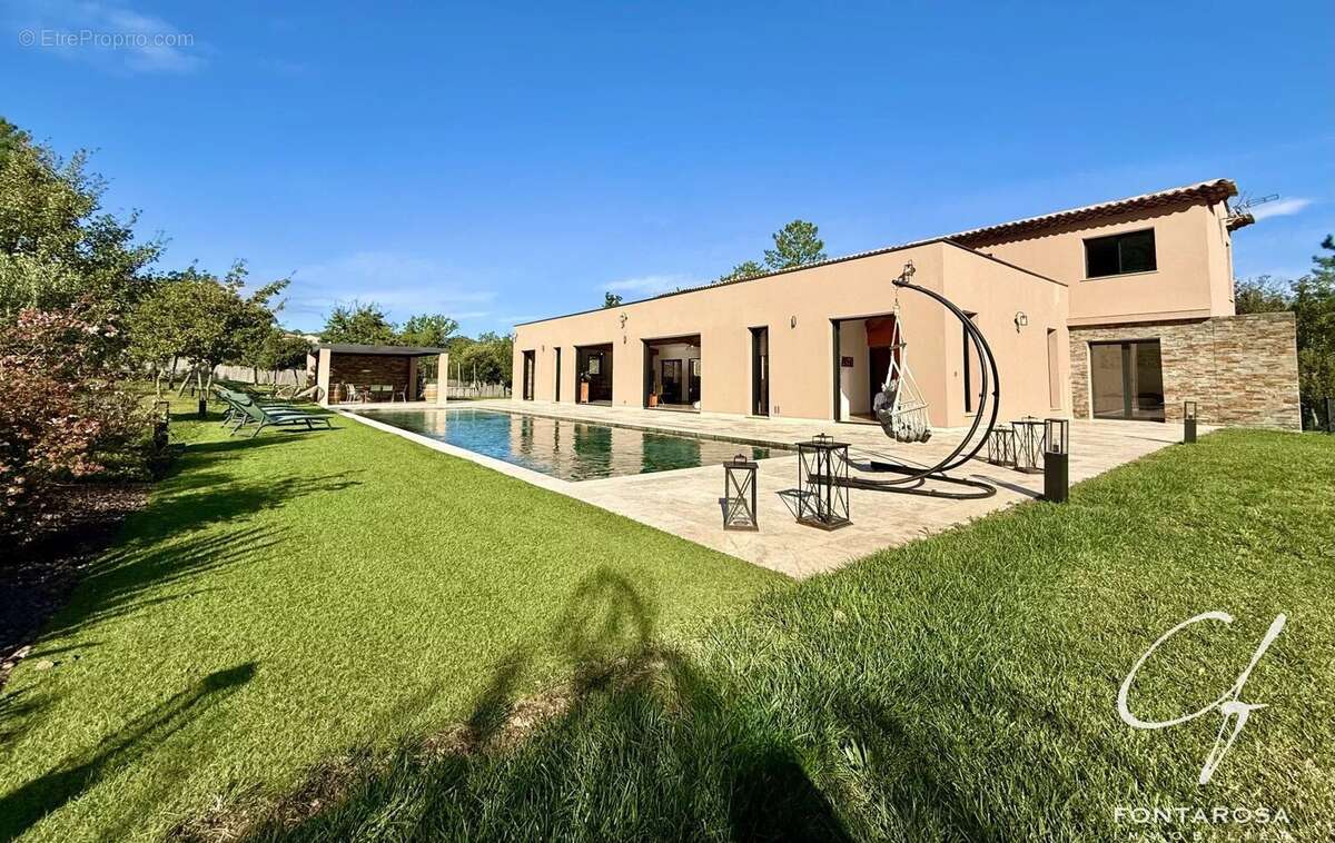 Maison à BAGNOLS-EN-FORET