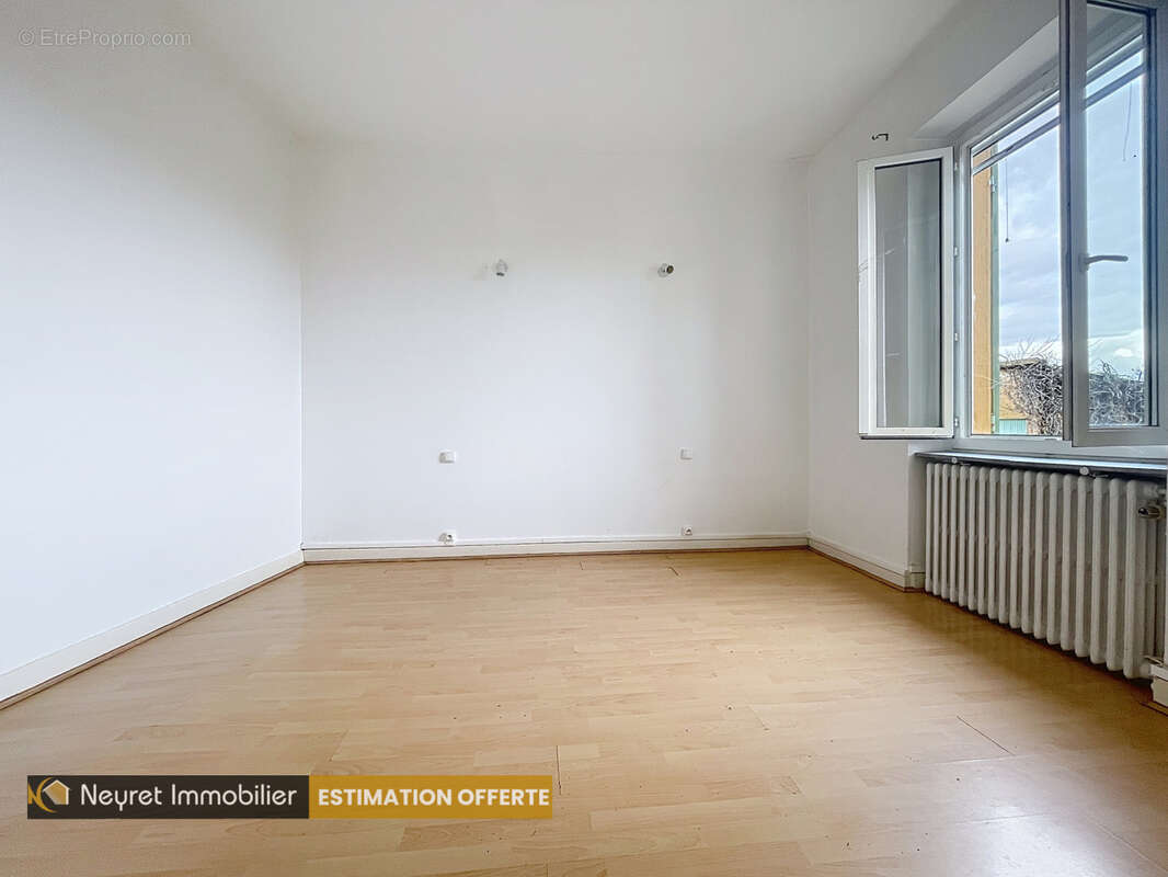 Maison à PIERRE-BENITE