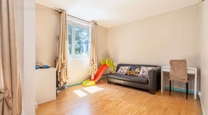 Appartement à CLICHY-SOUS-BOIS