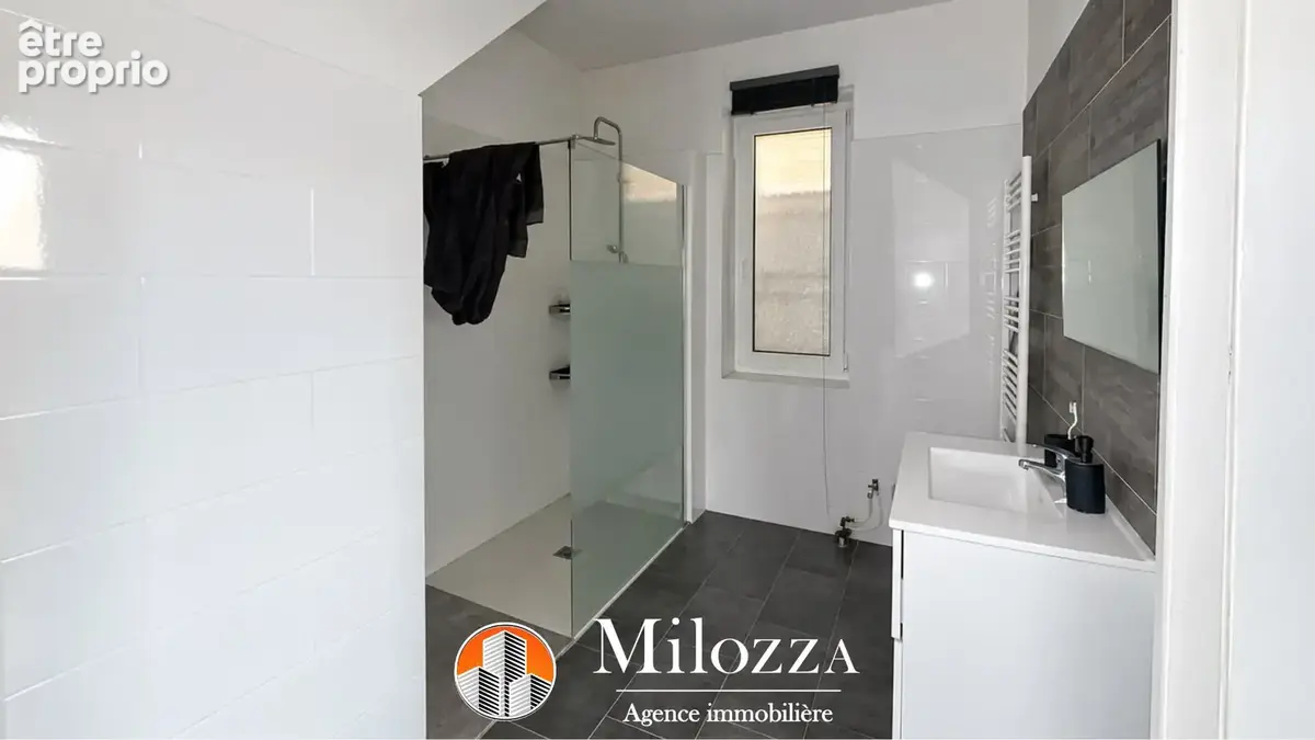 Vaulx-Milieu - Maison 161 m², 4 chambres, terrasse et sous-sol - photo 7