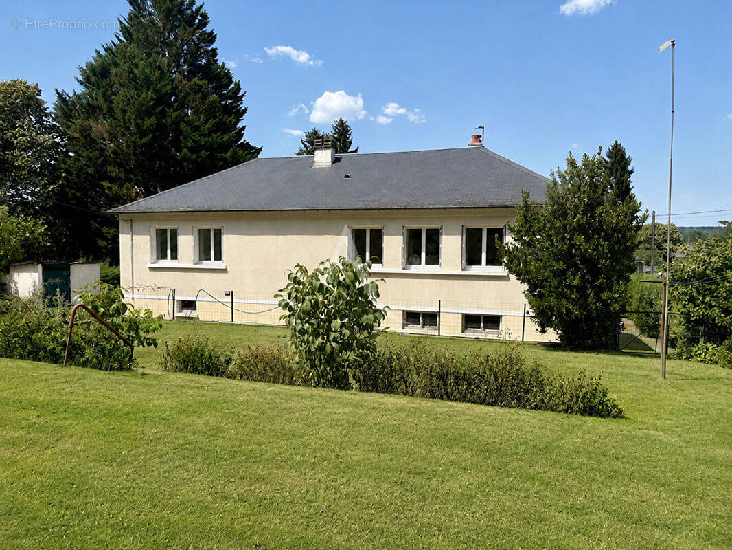 Maison à SAINT-JULIEN-DE-CHEDON