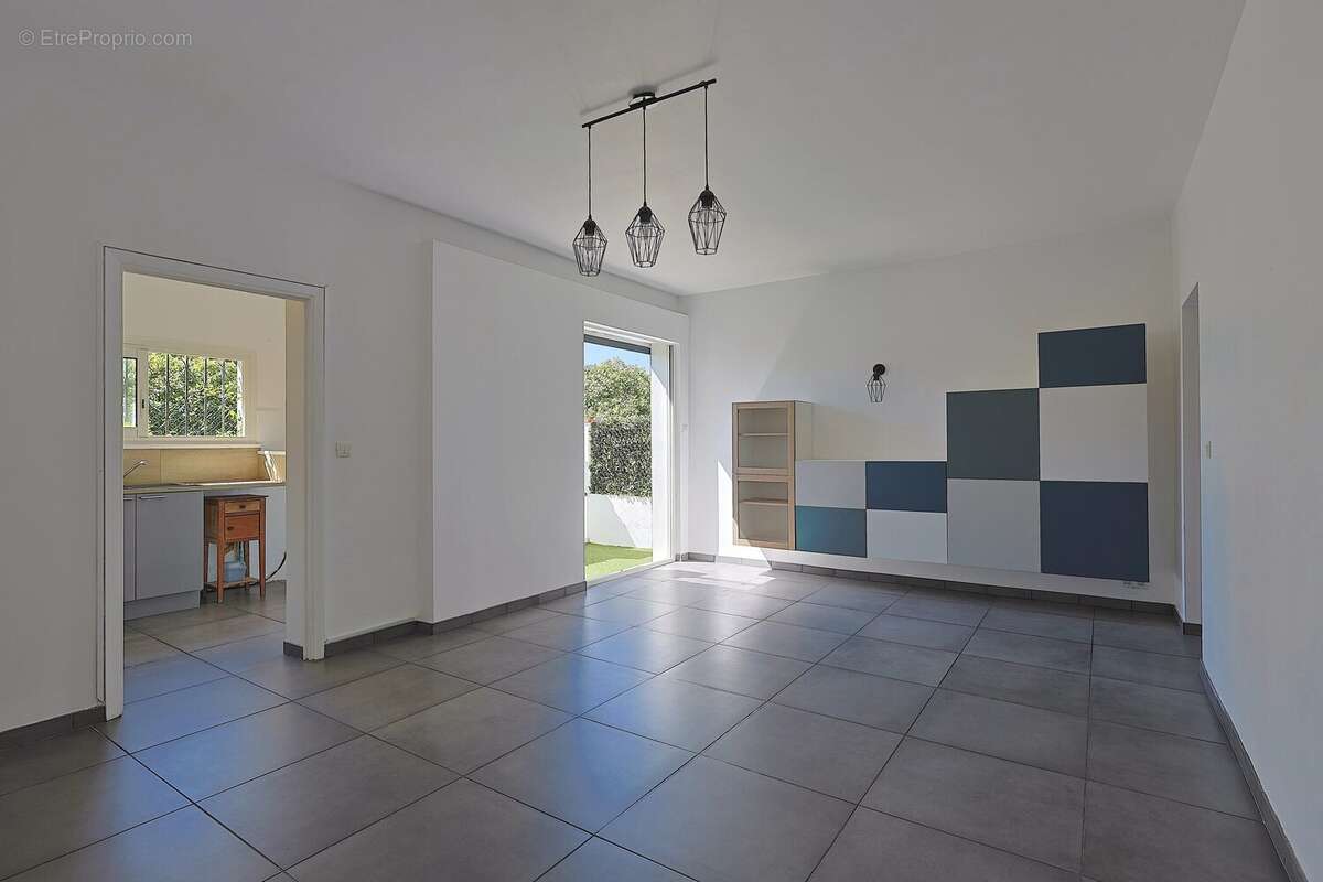 Appartement à VALLAURIS