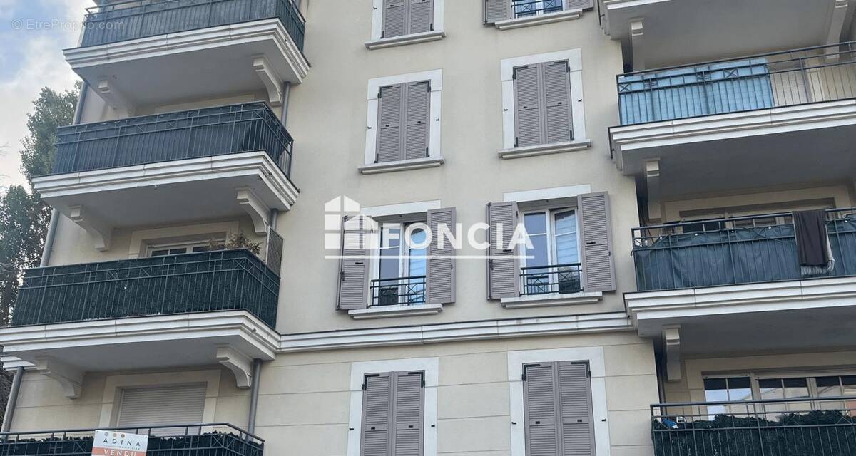 Appartement à LE PLESSIS-ROBINSON