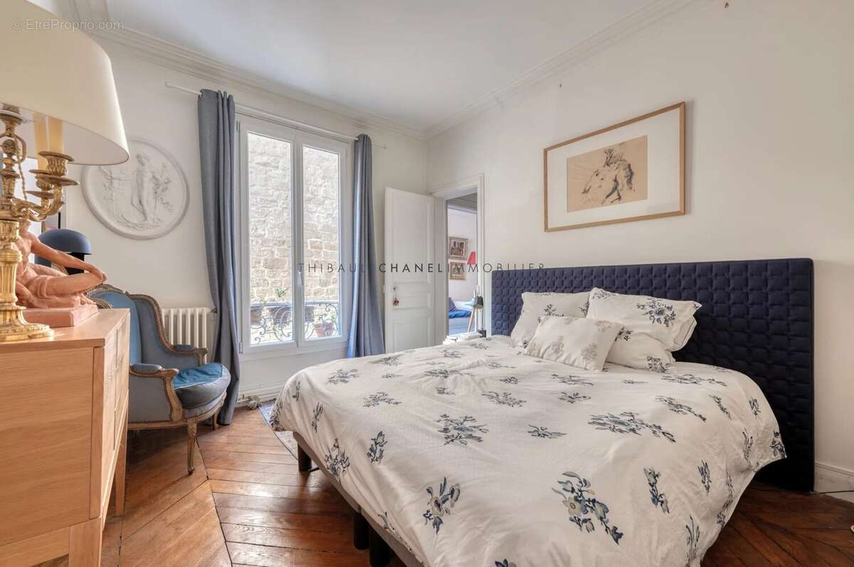 Appartement à PARIS-3E
