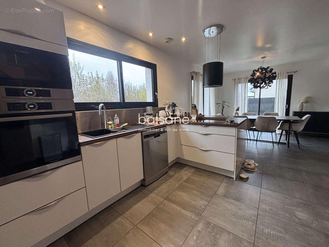 Maison à LA VAUPALIERE