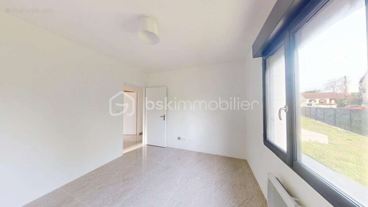 Maison de 111m2 à Mehun sur Yèvre - photo 5