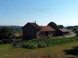 Maison à SAINT-LEONARD-DE-NOBLAT