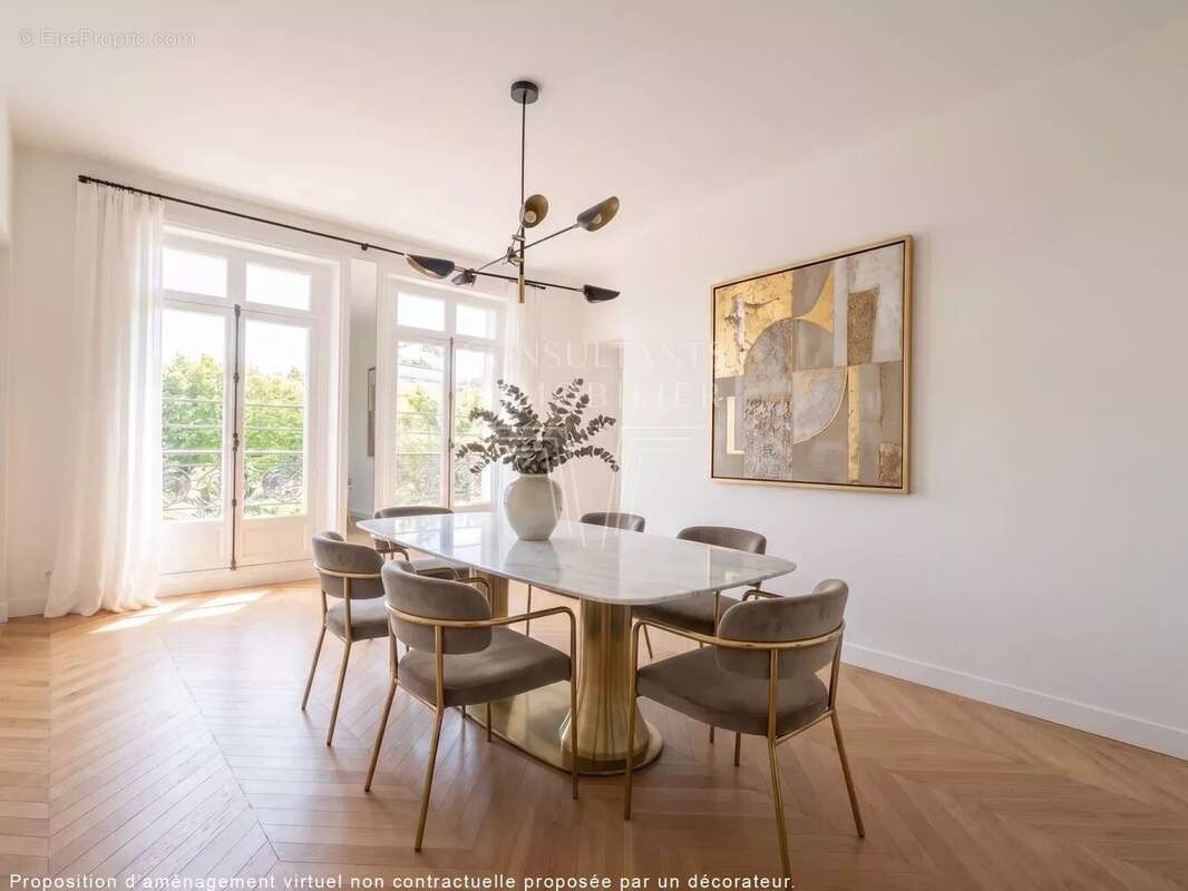 Appartement à PARIS-16E