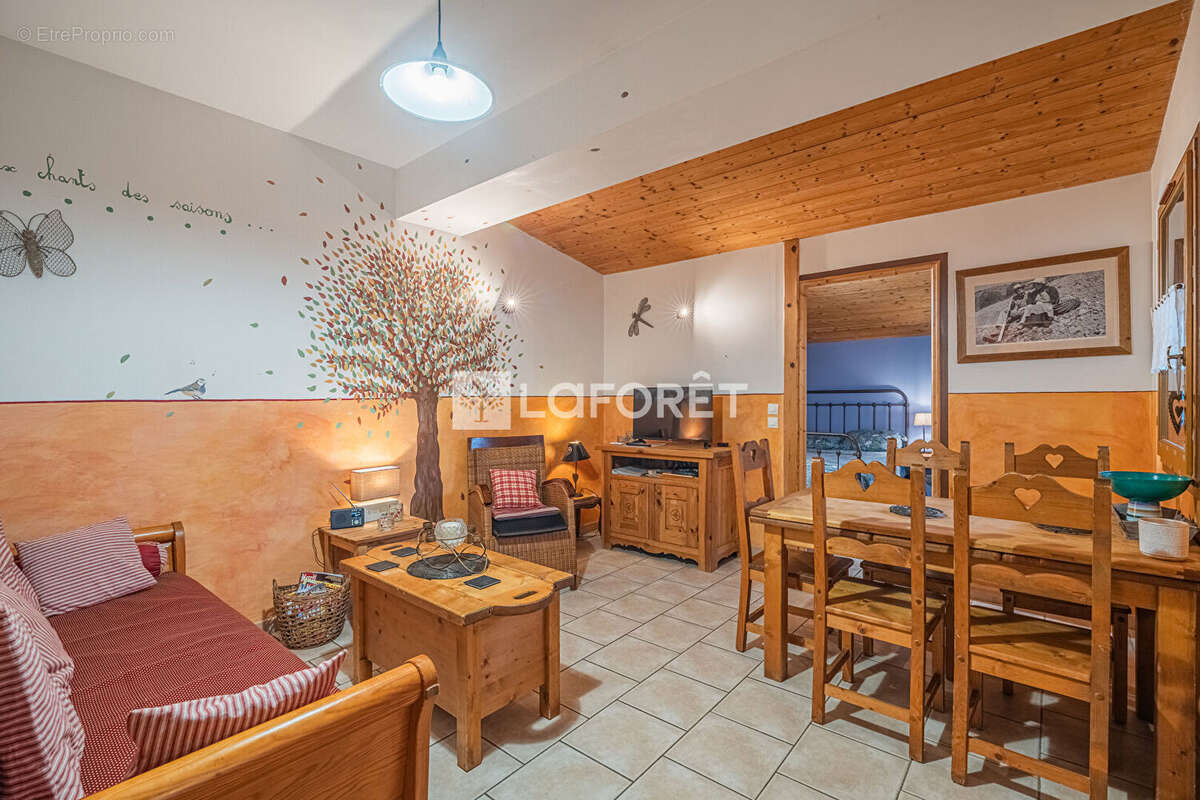 Maison à GILLY-SUR-ISERE