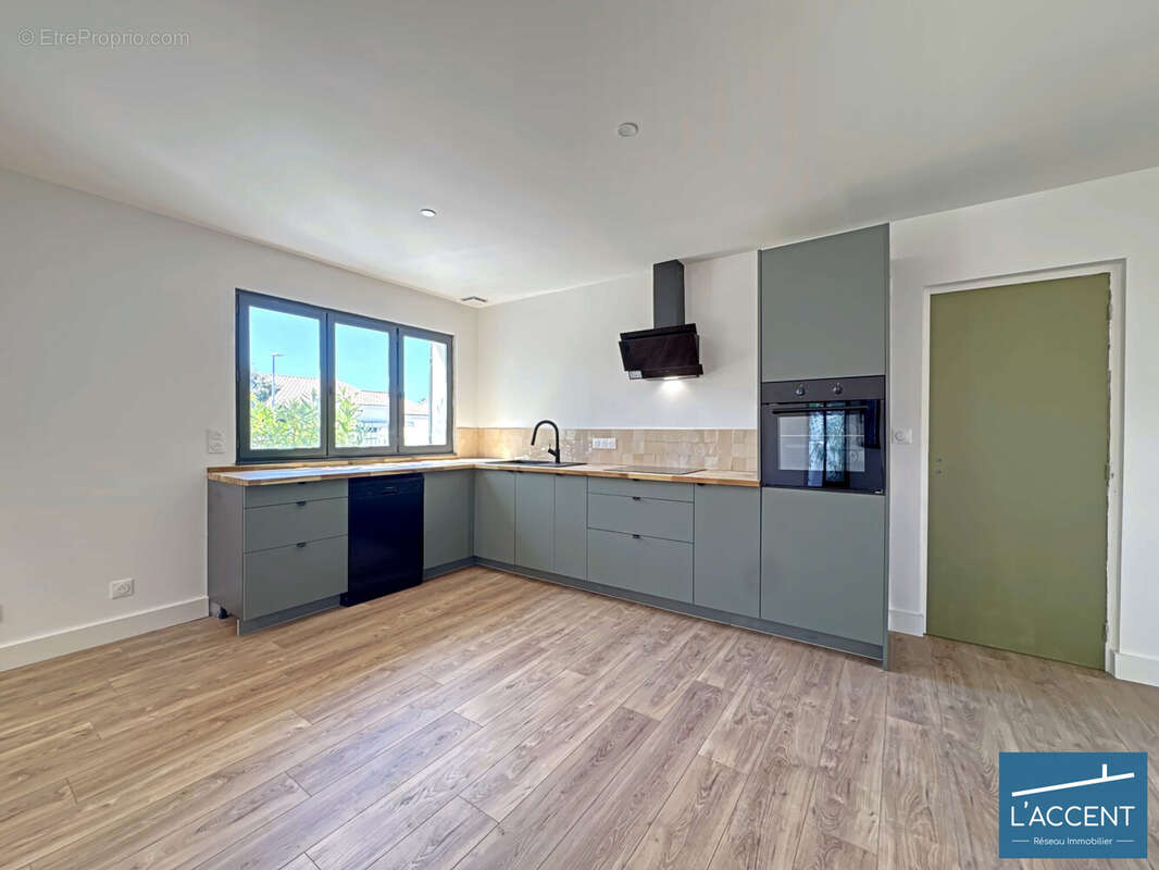 Cuisine 1 - Maison à LE CRES