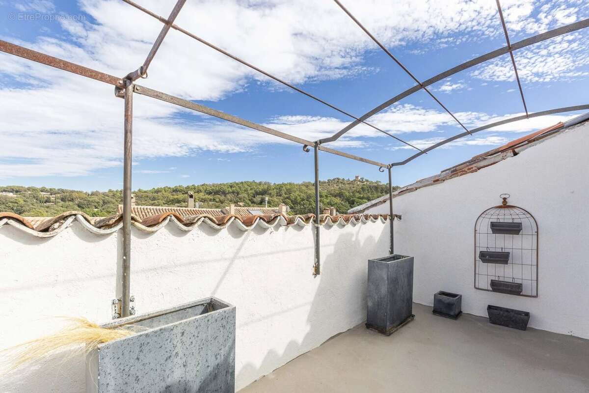Appartement à LA GARDE-FREINET