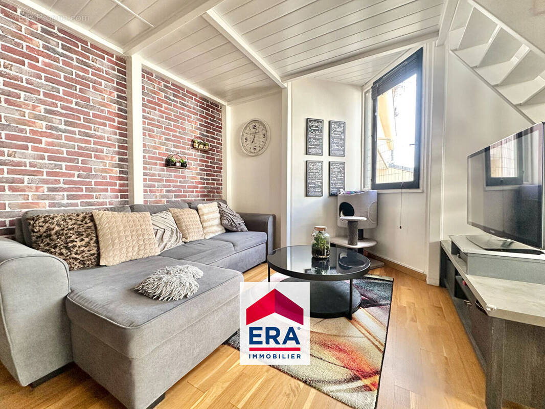 Appartement à SARTROUVILLE