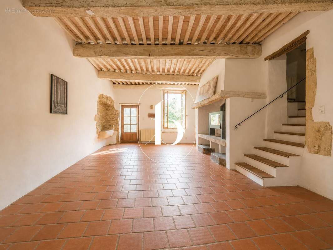 Maison à SAINT-VICTOR-LA-COSTE