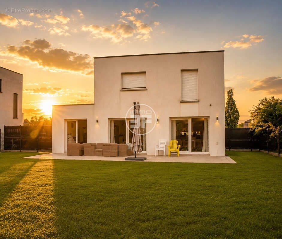 Maison 165 m² à Saint-Louis  - photo 2