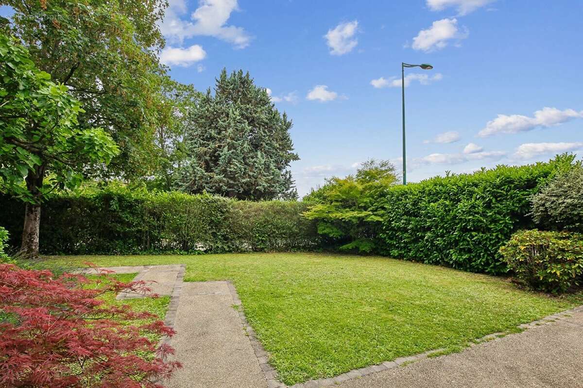 Le vesinet 15 mn rer et centre ville - maison familiale  5 chambres  - lumineuse - terrain 404 m² - photo 18