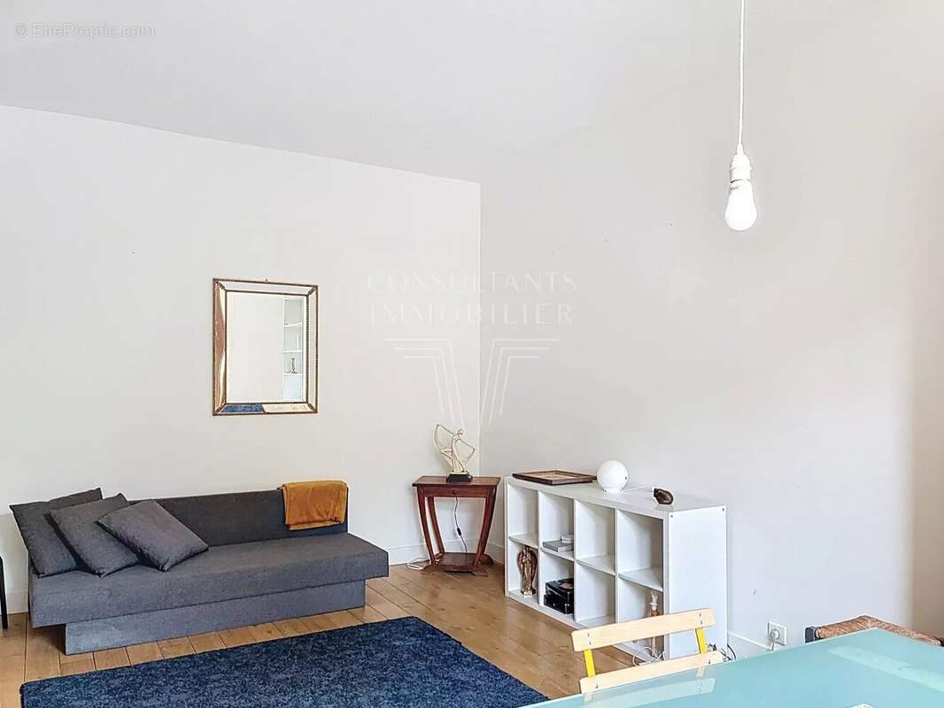 Appartement à NEUILLY-SUR-SEINE