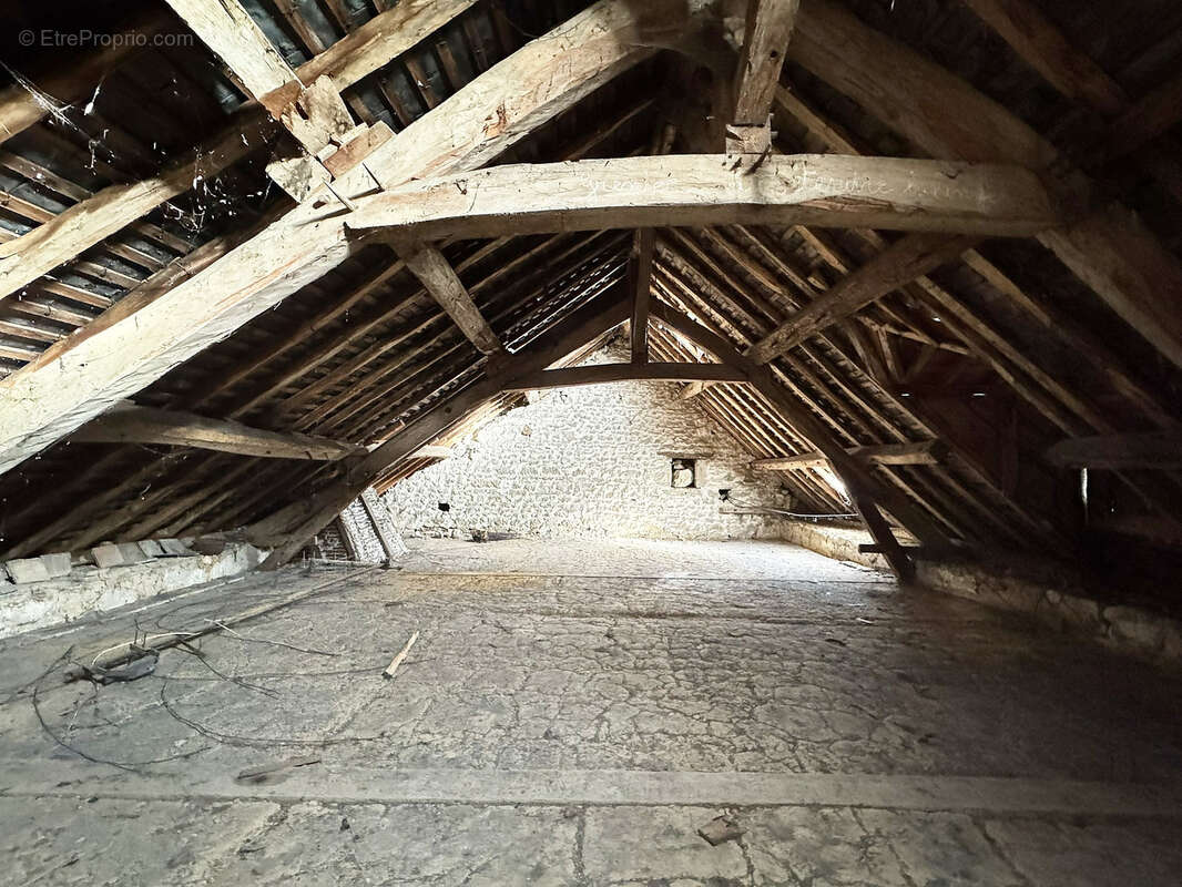Gros potentiel : Maison à rénover - photo 15
