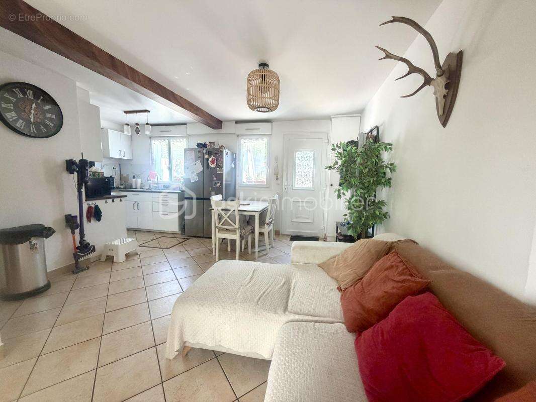 Maison divisée 110m2 – Lot arrière – T4 + T2 en duplex avec dépendance - photo 4