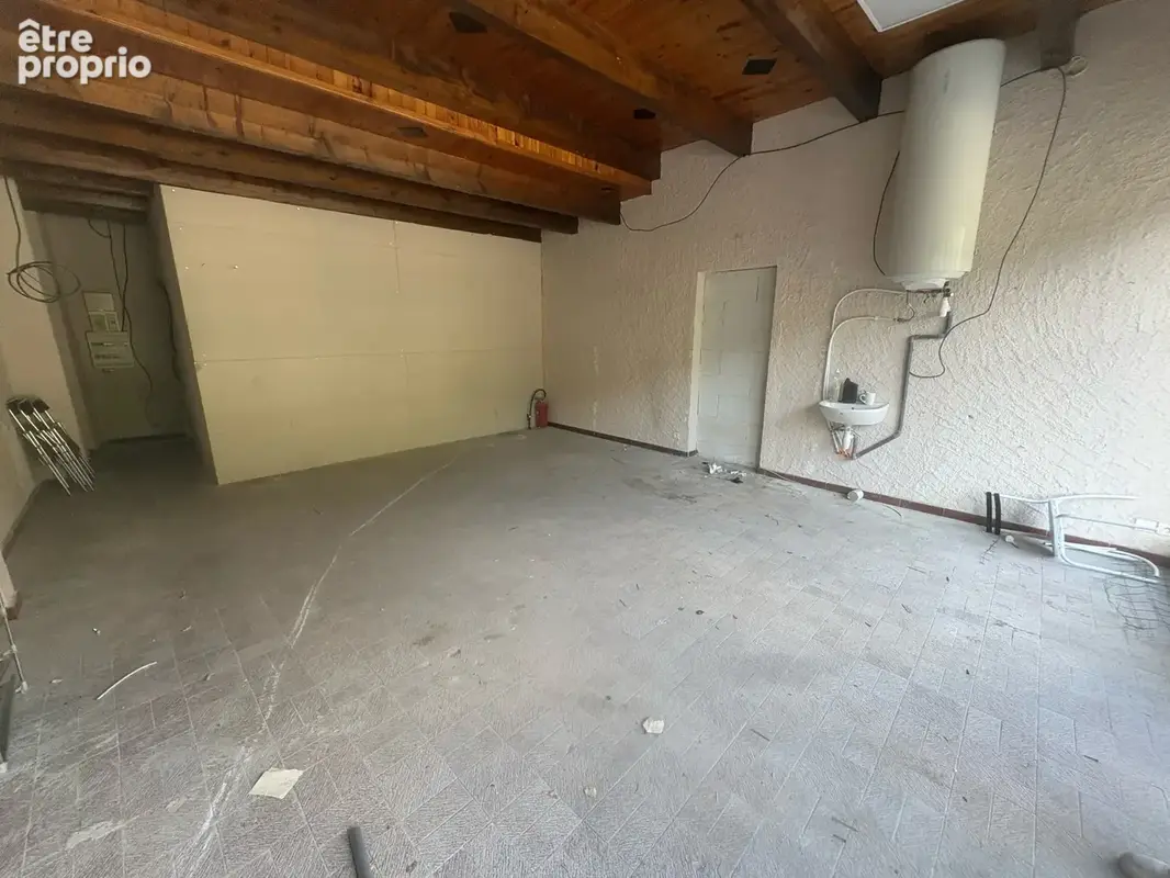 Local + Appartement 82 m2 Emplacement idéal - photo 4