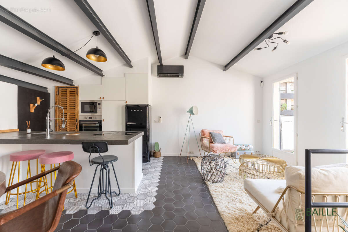 Appartement à MARSEILLE-6E