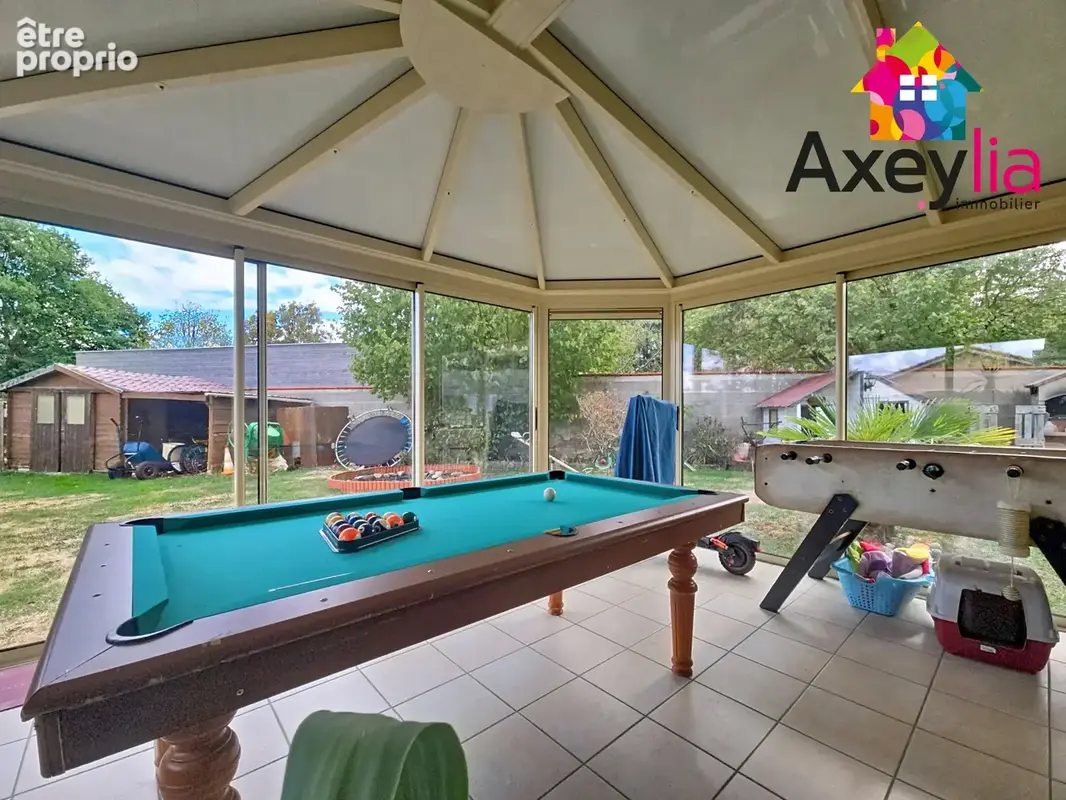 A vendre - renaison - maison de plain pied avec 5 chambres et garage - photo 4