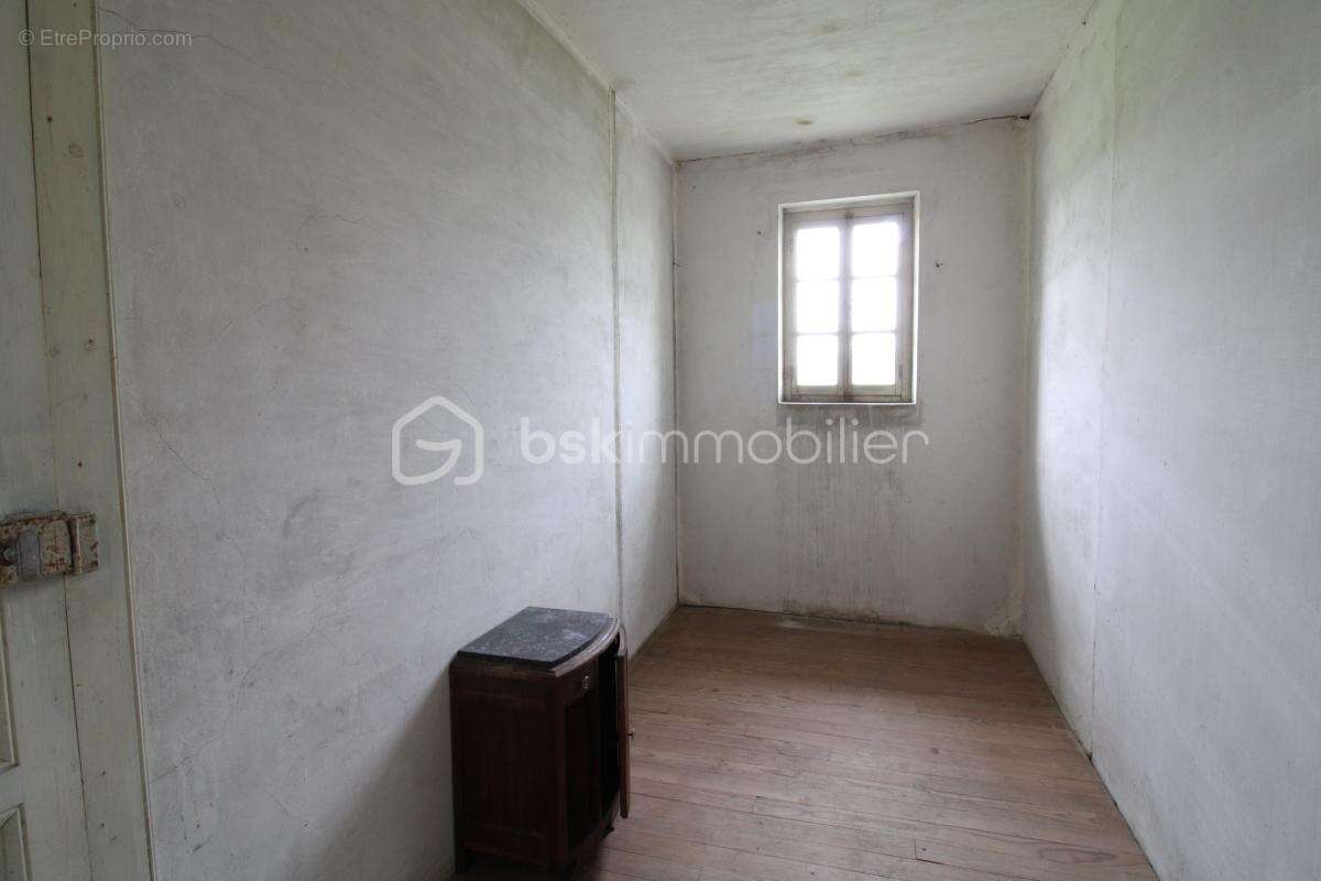Maison à rénover avec dépendances - photo 10