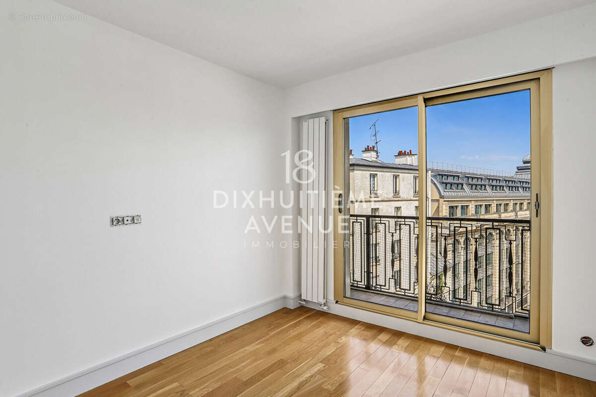 Appartement à PARIS-18E