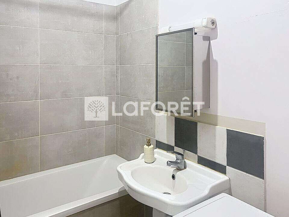 Appartement à PARIS-8E