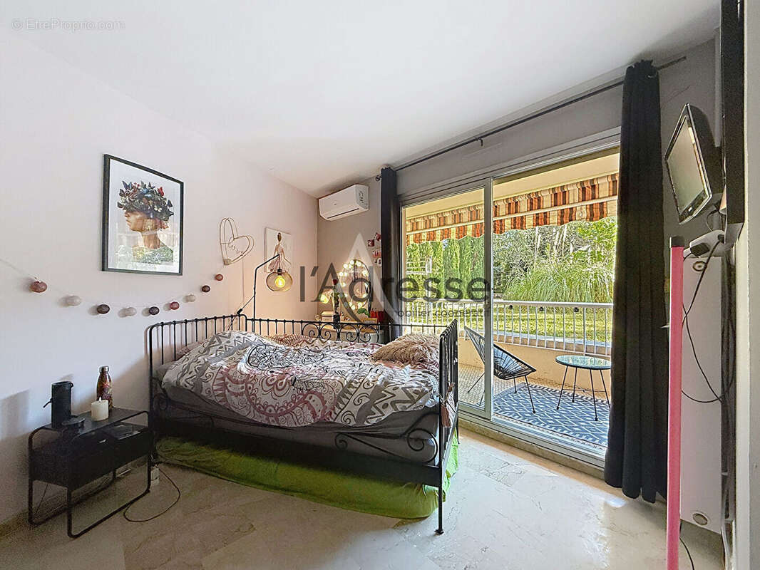 Appartement à MANDELIEU-LA-NAPOULE