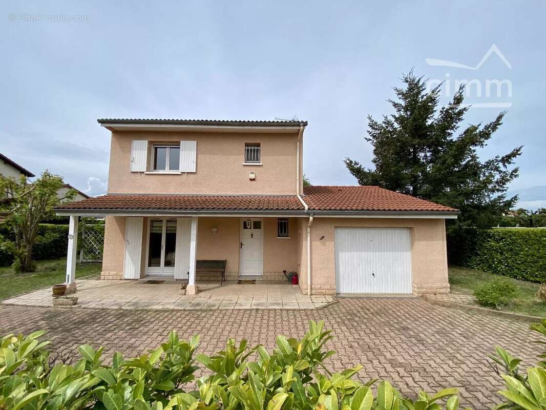 Maison à MONTROND-LES-BAINS