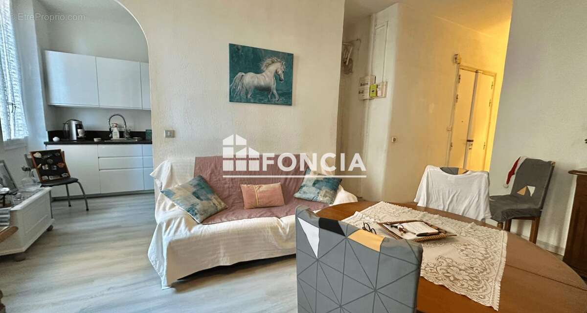 Appartement à MARSEILLE-5E