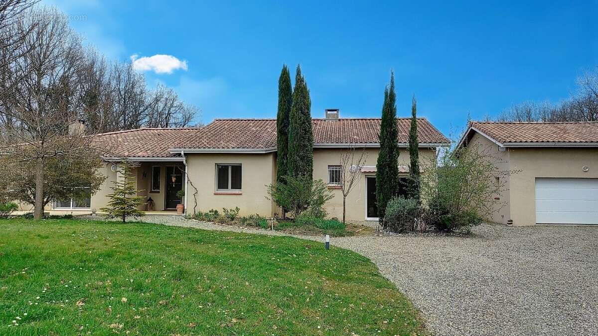 Maison à PUJAUDRAN