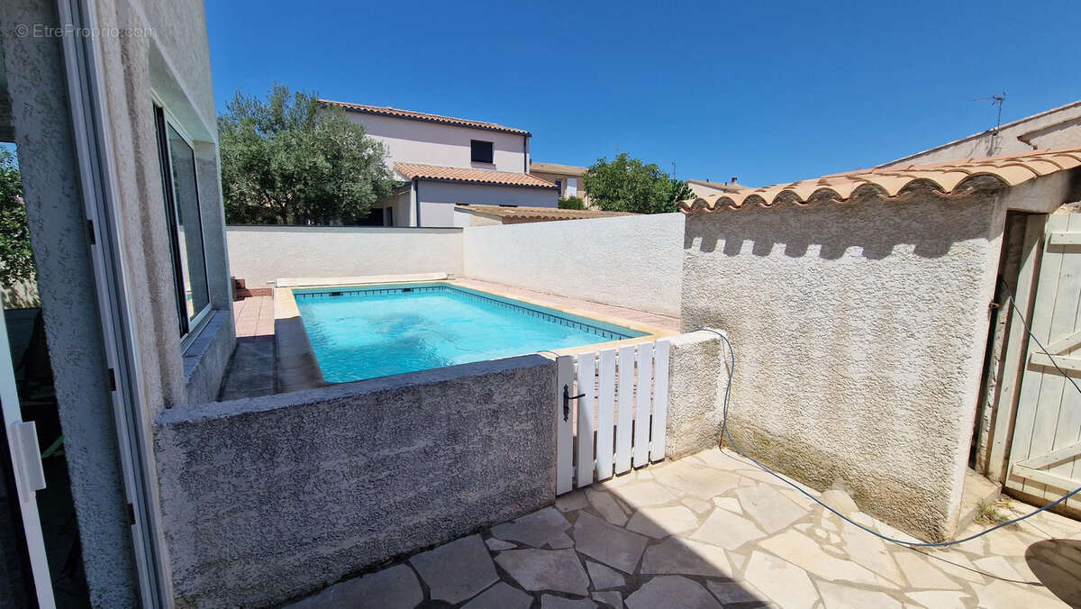 Maison à MAUGUIO
