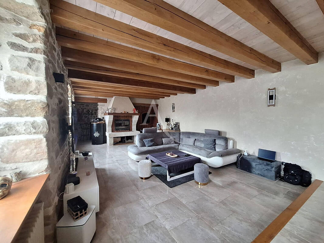 Maison à LE CHATELET-EN-BRIE