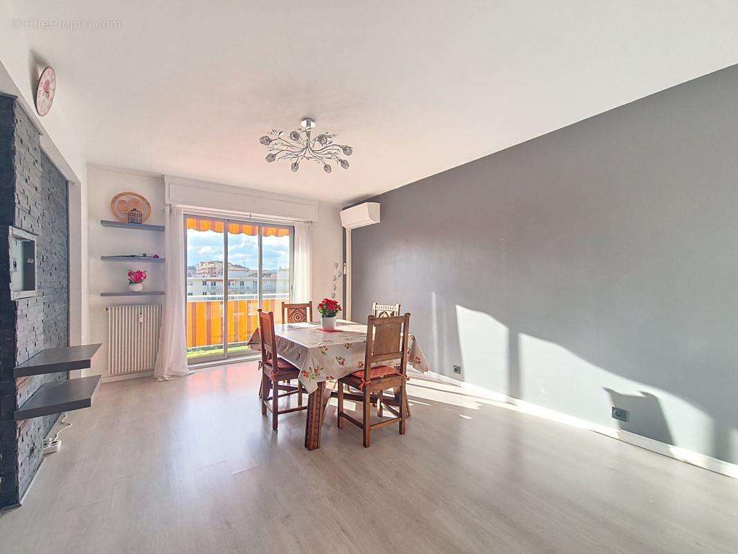 Appartement à LE CANNET