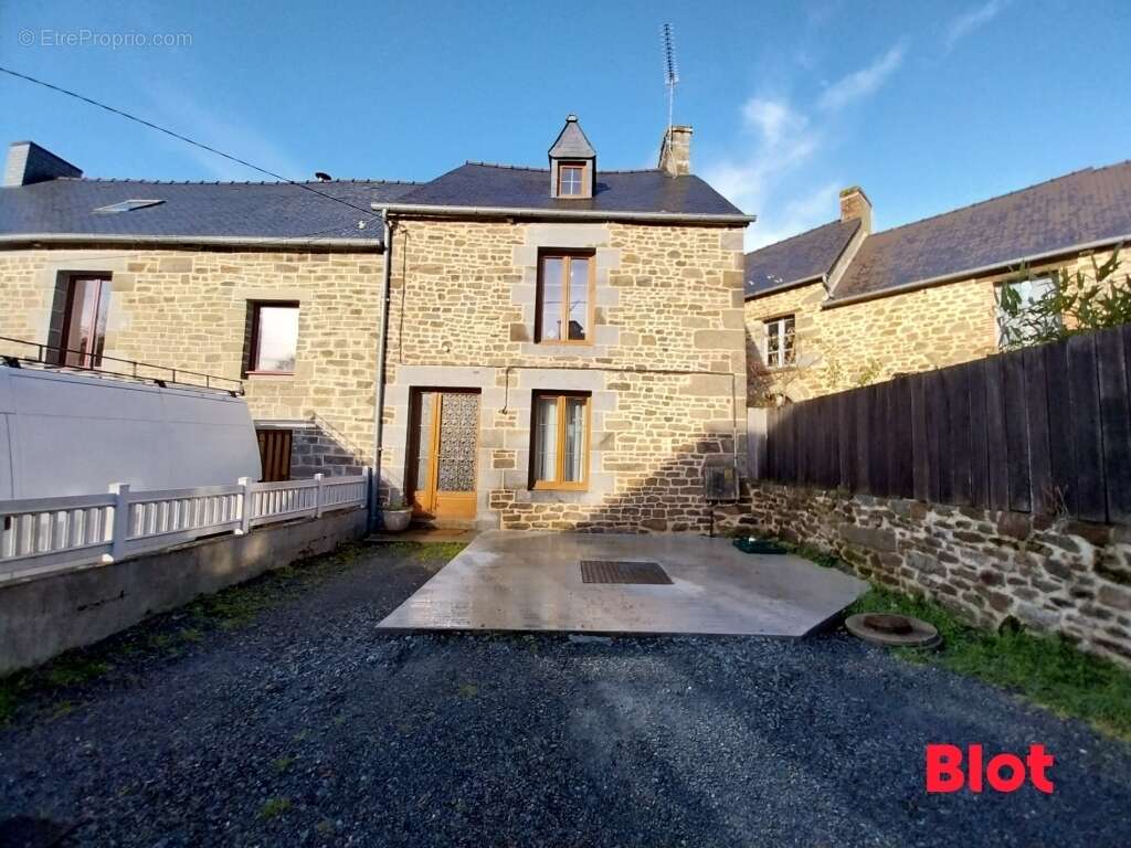 Maison à SAINT-PIERRE-DE-PLESGUEN