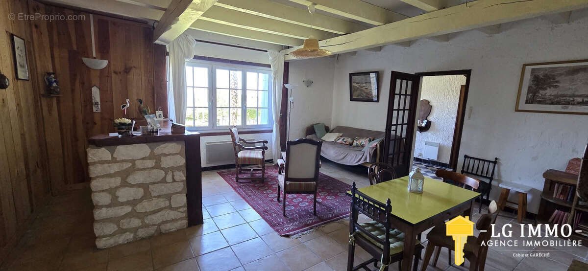 Maison à CHENAC-SAINT-SEURIN-D'UZET