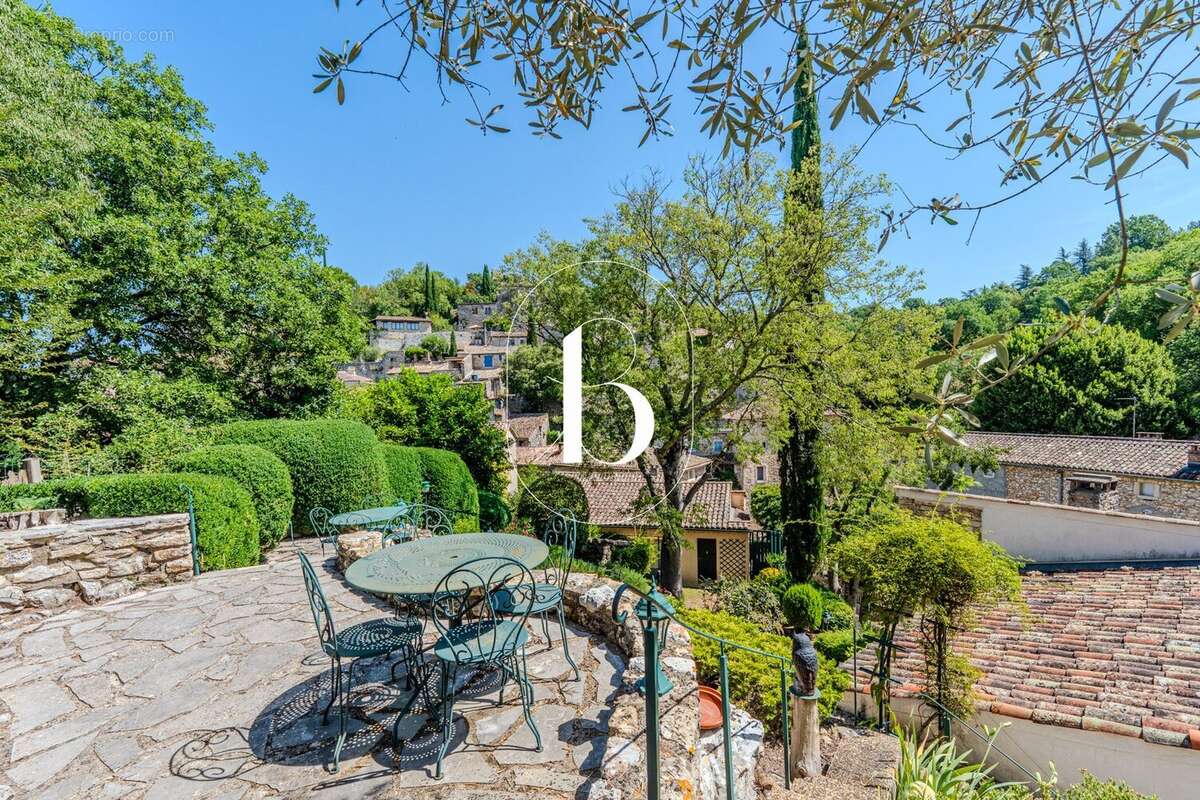 Charme et caractère pour cet ensemble immobilier d'exception... - photo 3