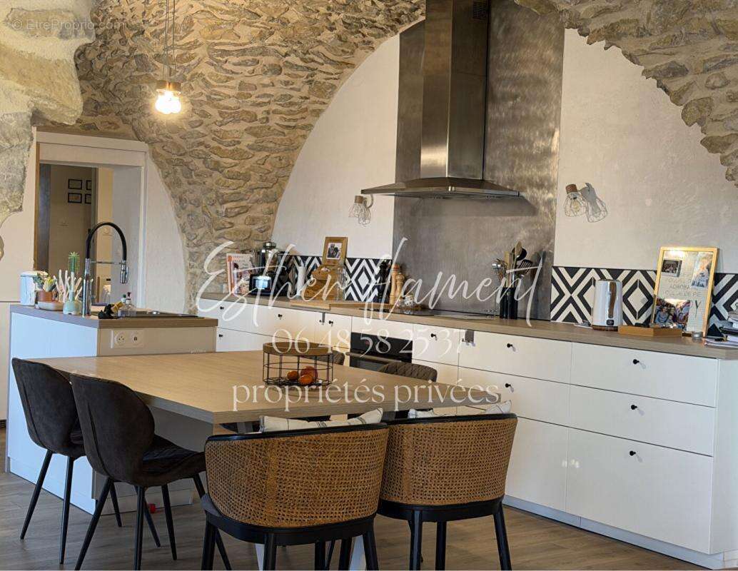 Maison à VEZENOBRES