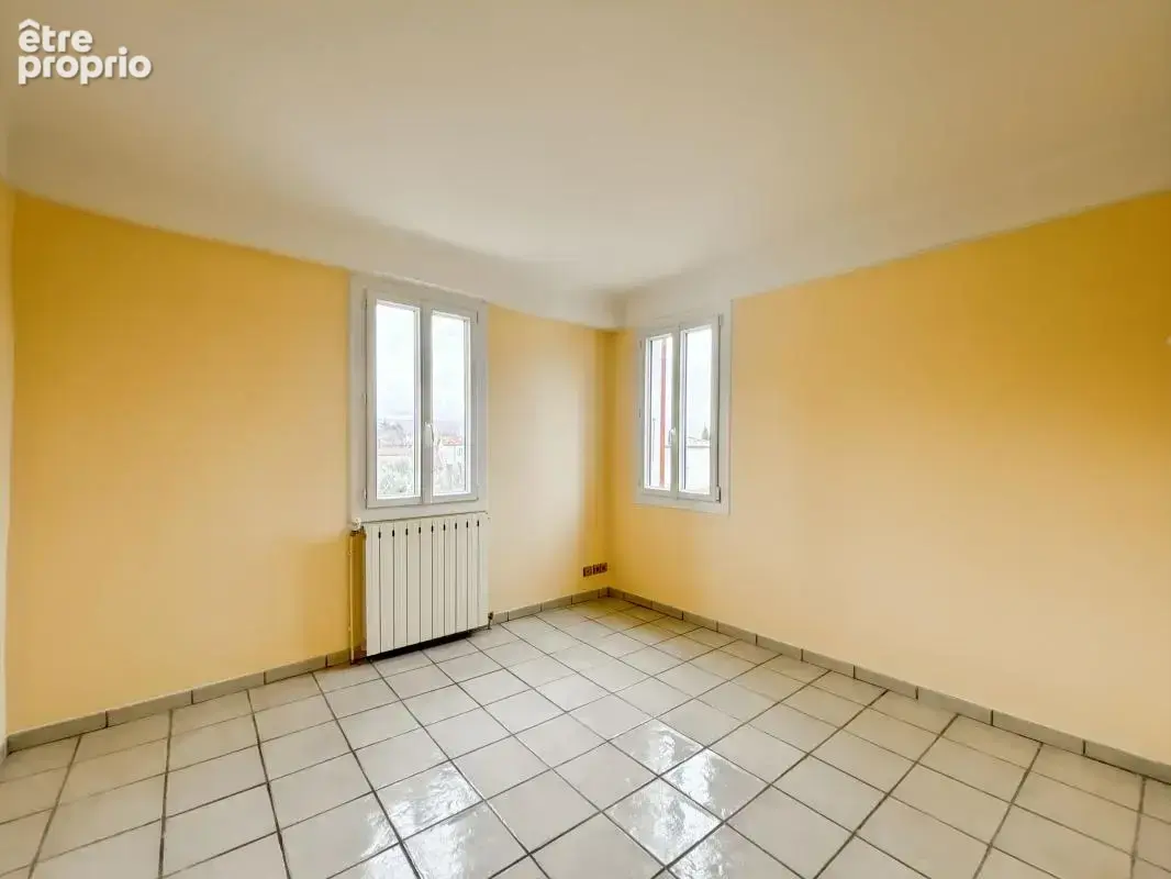 Belle maison Rénovée composée de deux logements , un type 4 et un type 2. Bâtie sur une parcelle de 800 m2 , cette charmante mai - photo 18