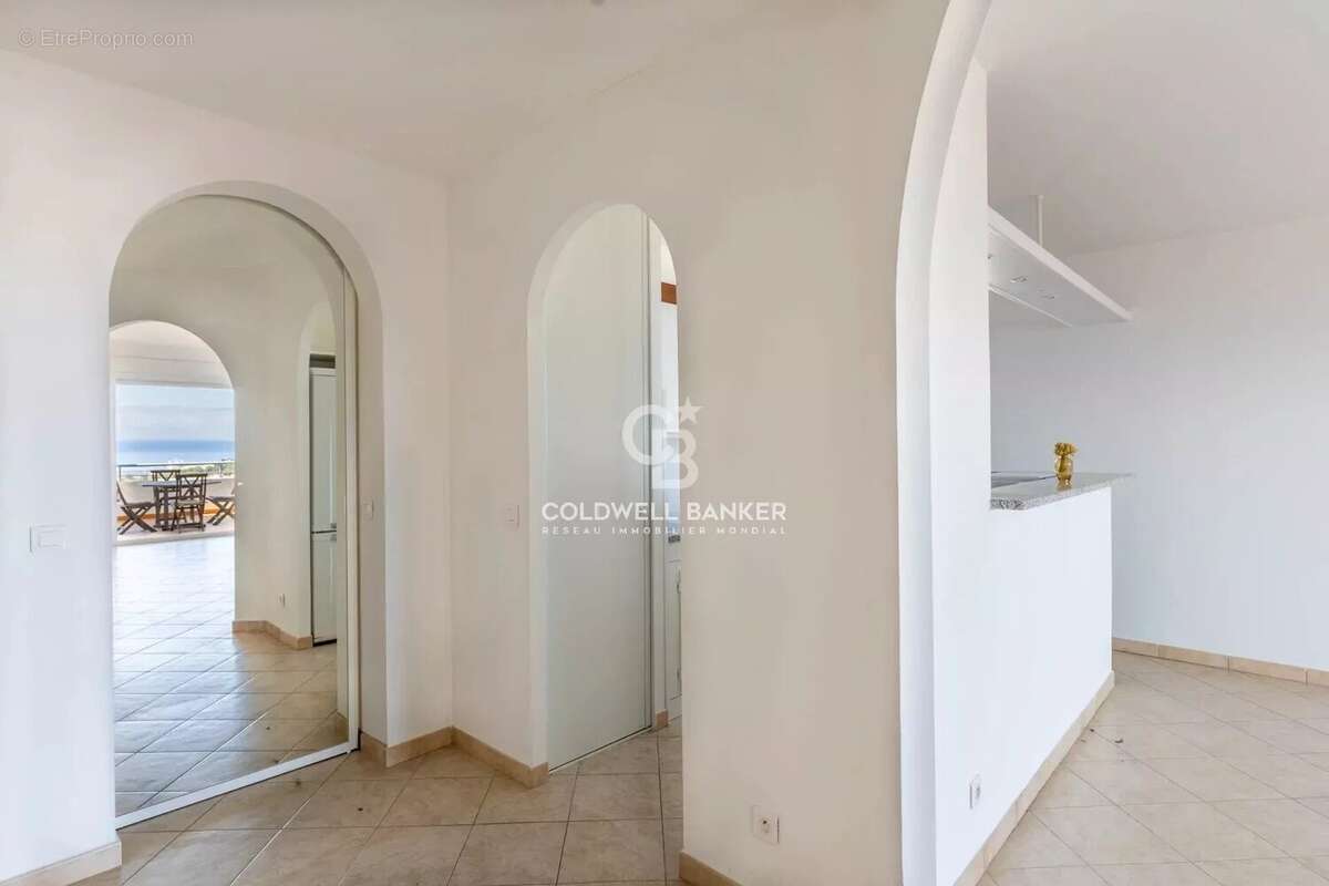 L'ile-rousse - Charmant T3 standing - vue mer imprenable - cave, parking & garage - photo 13