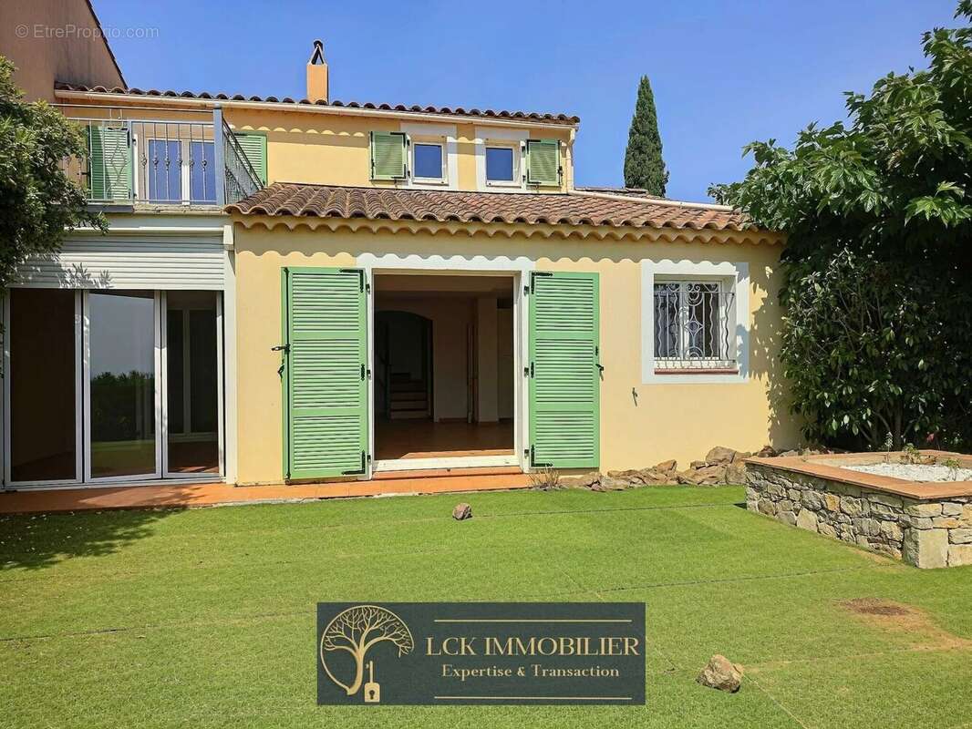 Maison à ROQUEBRUNE-SUR-ARGENS