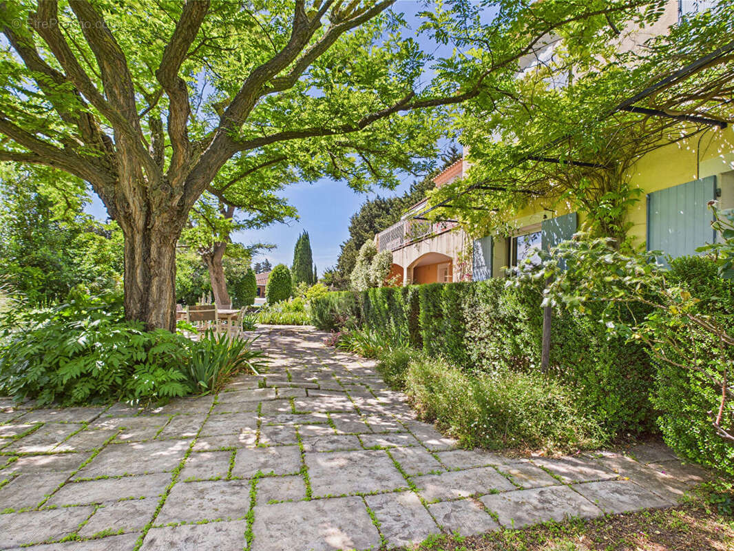 Maison à FONTVIEILLE