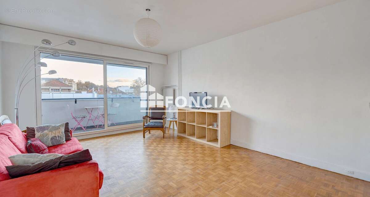 Appartement à ISSY-LES-MOULINEAUX