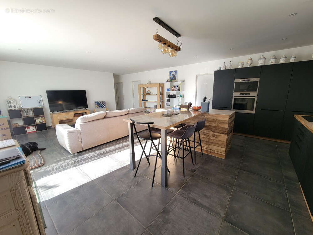 Maison à LE PEAGE-DE-ROUSSILLON