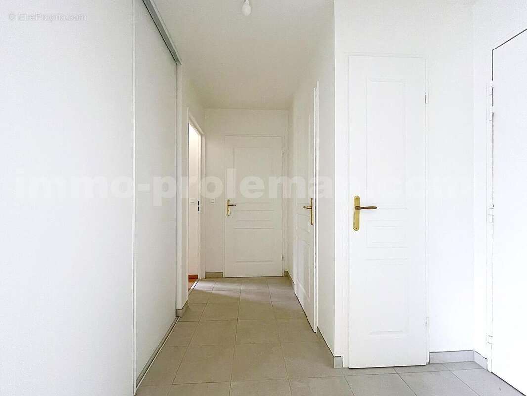 Appartement_T2_vetraz-Monthoux_CENTRE_secteur_calme_verdoyant_CEVA_frontière_SUISSE_Geneve_IMMOBILLIER_investissement_séjour_mairie_bellino - Appartement à VETRAZ-MONTHOUX