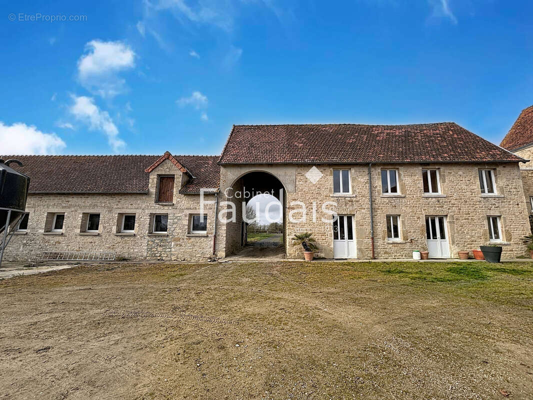 Maison à PICAUVILLE